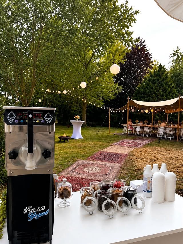 Bediening bij de Frozen Yoghurt bar
